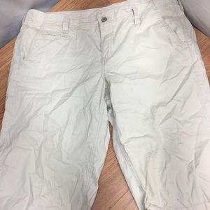 White Calvin Klein capris